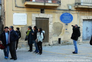 La visita è proseguita a Racalmuto che ha dato i natali al pittore Pietro D'Asaro, a Eugenio Napoleone Messana, ai tenori lirici Luigi Infantino e Salvatore Puma, ma soprattutto nel più recente passato allo scrittore Leonardo Sciascia