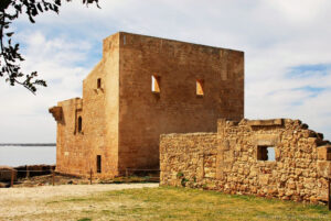 La Torre Sveva, è la costruzione più suggestiva della riserva di Vendicari