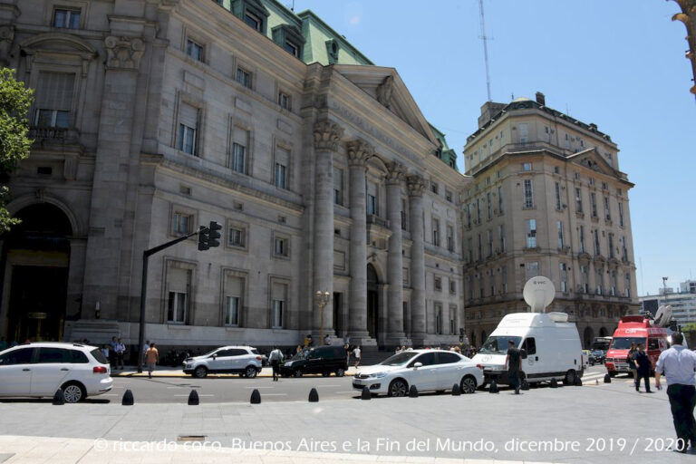 La Banca Nazionale d’Argentina sulla Plaza de Mayo a Buenos Aires.