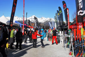 Appuntamento a Pila per il SIGB Snow Test dal 25 febbraio al 1 marzo 2019. Il SIGB Snow Test è un’iniziativa di grande successo, unica nel suo genere, creata per rispondere alla domanda di fornitori, rivenditori e media specializzati del Regno Unito, di trovarsi tutti in una singola località per mettere alla prova gli sci della prossima stagione invernale. Nel 2019 il test includerà snowboard oltre agli sci.