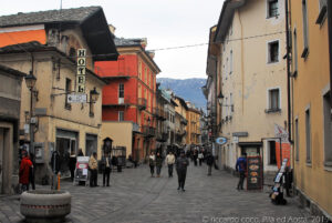 La via Edouard Aubert, nel centro di Aosta