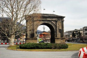 L’arco di Augusto nella città di Aosta