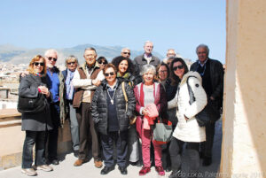 Soci e simpatizzanti del Club di Territorio di Palermo del TCI sui tetti della chiesa di Santa Caterina d’Alessandria.